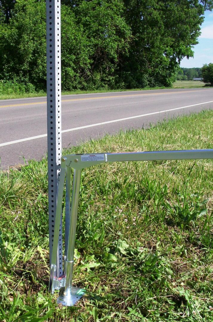 JackJaw® 311 Square Sign Post Puller  3 1/4" - 3 1/2"